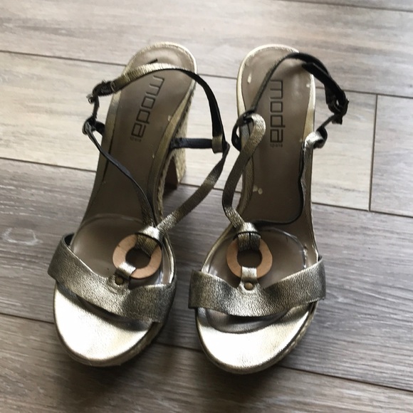 Metallic Moda platform sandals size 9.5 - Picture 2 of 5